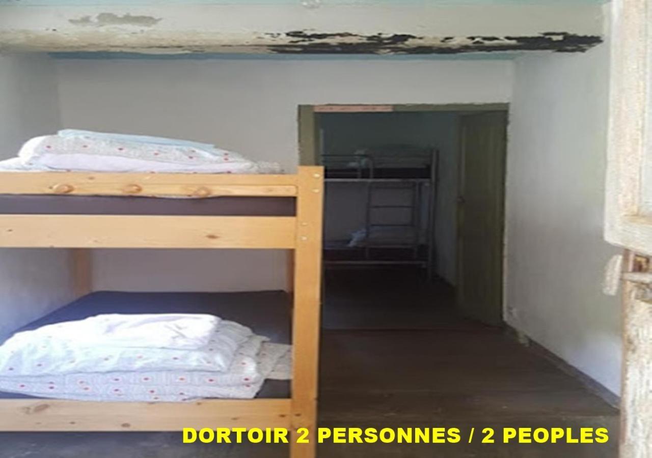 Auberge De Jeunesse Chez Mc Donald Zevaco Buitenkant foto